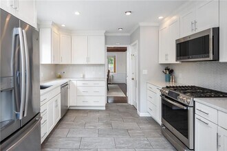 29 Willetts Rd in Harrison, NY - Building Photo - Building Photo