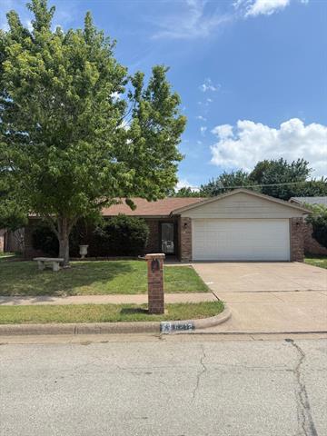 6212 Kary Lynn Dr S in Watauga, TX - Building Photo