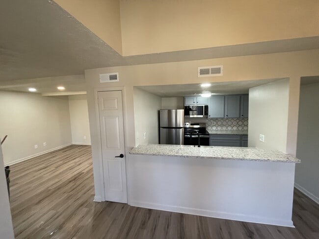 5304 Hunters Point Ct in Hermitage, TN - Building Photo - Building Photo