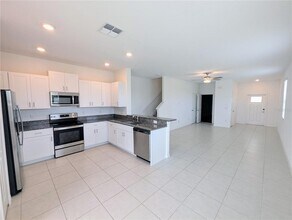 32001 Powderpuff Mimosa Dr in San Antonio, FL - Building Photo - Building Photo