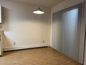 3570 W Dimond Blvd-Unit -#B7 in Anchorage, AK - Building Photo - Building Photo