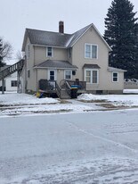 101 Park St N, Unit upper in Minnesota Lake, MN - Building Photo