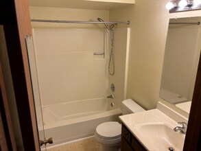 817 Henry St, Unit 817 in Waunakee, WI - Building Photo - Building Photo