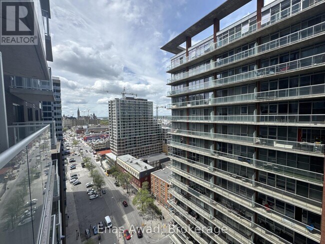 180 George St in Ottawa, ON - Building Photo - Building Photo
