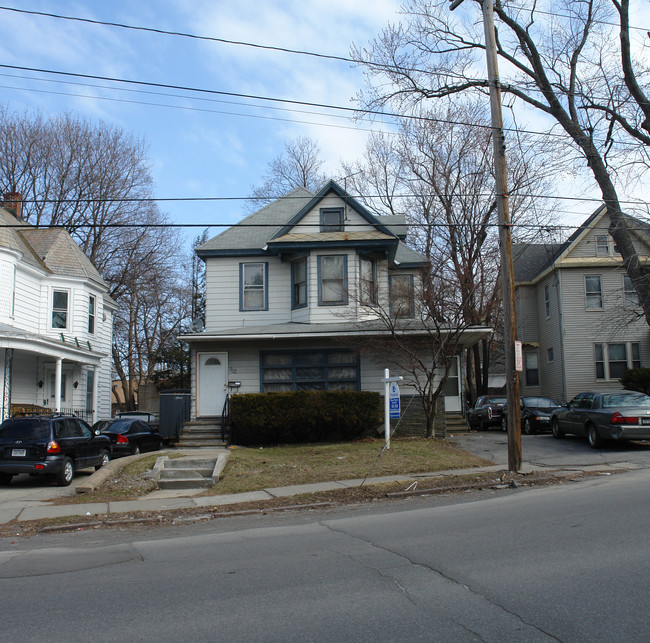 913 Nott St in Schenectady, NY - Foto de edificio - Building Photo