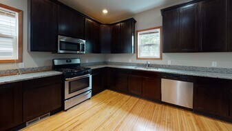 1018 16th Ave SE in Minneapolis, MN - Building Photo