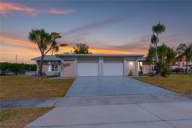 6004 Deming Ave in North Port, FL - Building Photo - Building Photo