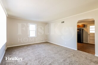 3915 N Park St in Westmont, IL - Building Photo - Building Photo