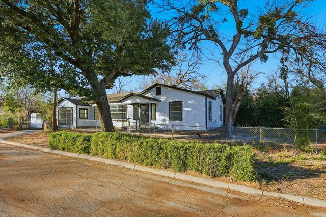 405 Jannie St in Denton, TX - Building Photo - Building Photo