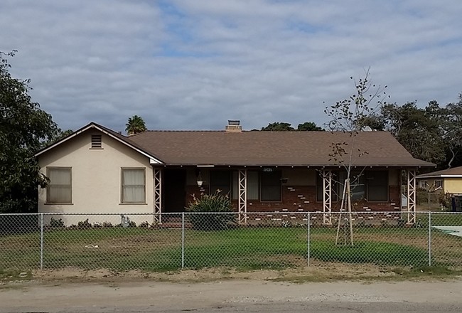 1347 E Stroube St in Oxnard, CA - Building Photo - Building Photo