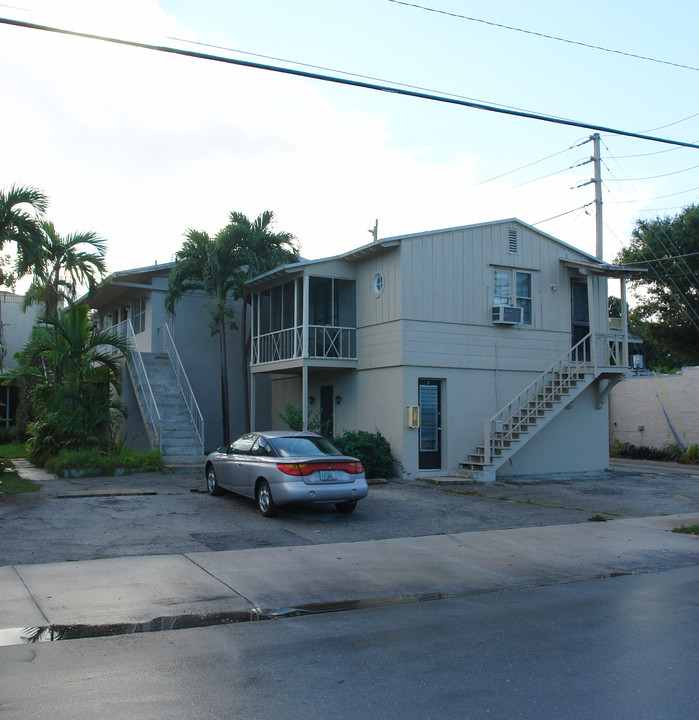 1200 SE 1st St in Fort Lauderdale, FL - Building Photo