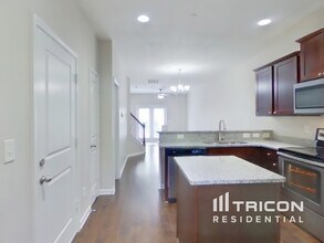 311 Woodfern Ct in Mount Juliet, TN - Foto de edificio - Building Photo