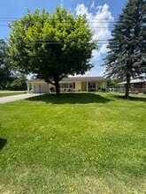 90 Bethel Ln in Ontario, OH - Building Photo - Building Photo