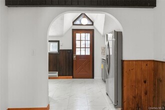 378 Broadway, Unit 4 in Ulster Park, NY - Building Photo - Building Photo