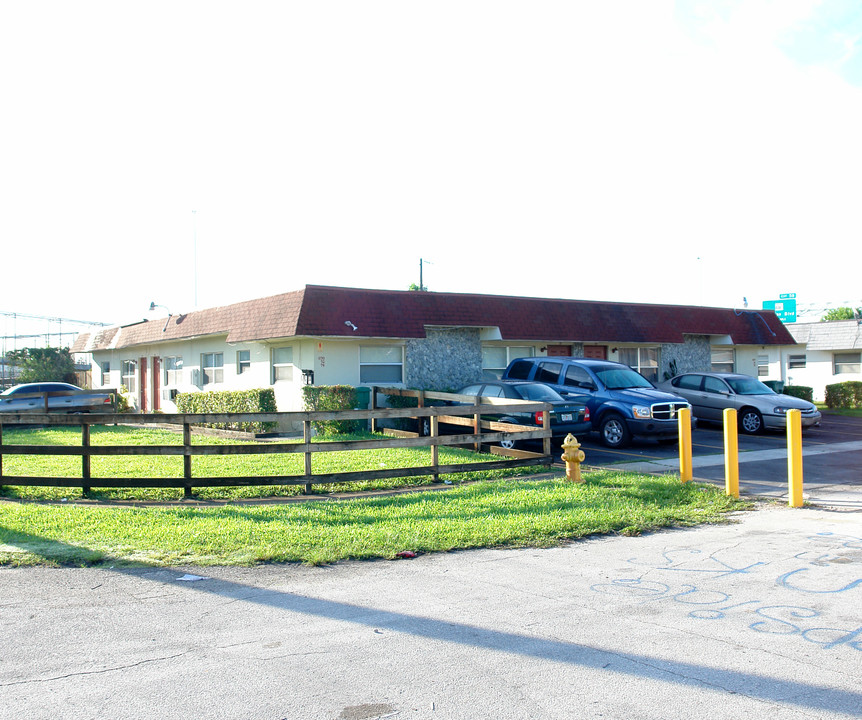 1890-1894 NW 52nd Ave in Fort Lauderdale, FL - Building Photo