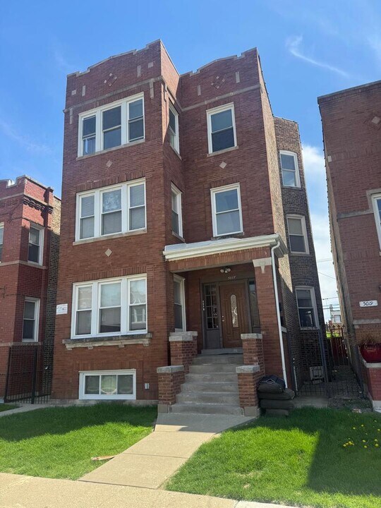 5017 W Montana St in Chicago, IL - Building Photo