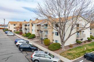 Wellington Condominiums in Lakewood, CO - Building Photo - Building Photo