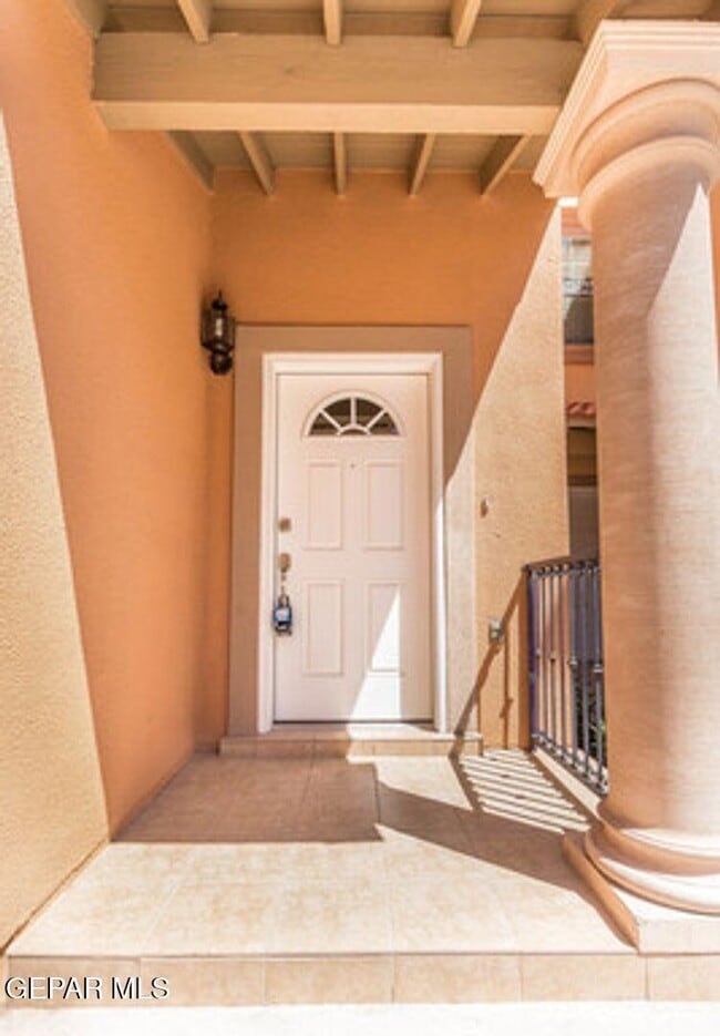 3150 N Yarbrough Dr in El Paso, TX - Building Photo - Building Photo