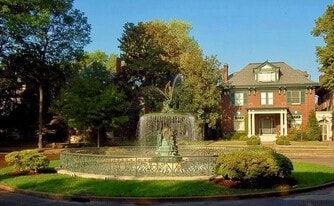 1432 St James Ct in Louisville, KY - Building Photo