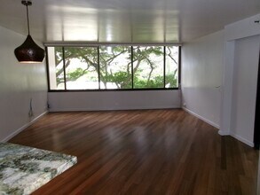 555 Hahaione St-Unit -Commodore in Honolulu, HI - Foto de edificio - Building Photo