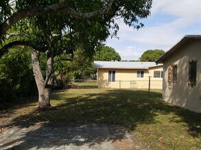 1721 NW 27th Terrace in Fort Lauderdale, FL - Foto de edificio - Building Photo