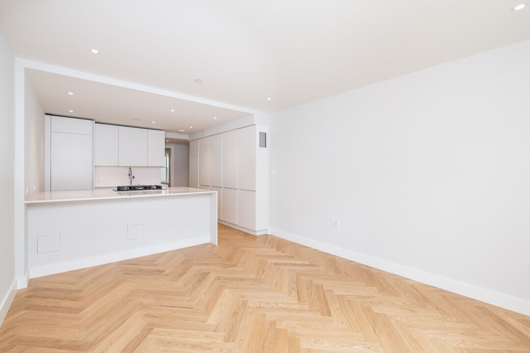 15 Commonwealth Ave, Unit #505 in Boston, MA - Building Photo