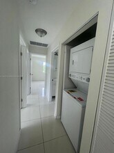2121 NW 72nd St in Miami, FL - Building Photo - Building Photo
