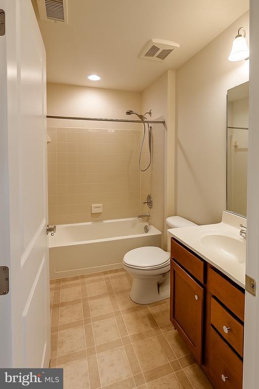 3232 Careysbrook Ct in Waldorf, MD - Foto de edificio - Building Photo