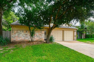 11819 Wood Hollow Ln in Houston, TX - Building Photo - Building Photo