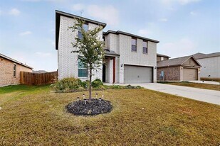 305 Honeysuckle Ln in Princeton, TX - Building Photo