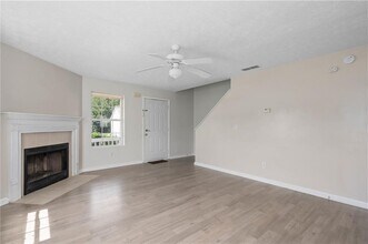 57 Inverness Trce in Riverdale, GA - Building Photo - Building Photo