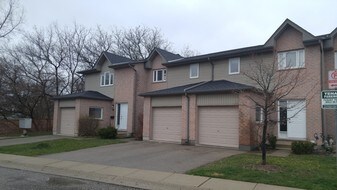 1199-1203 Hamilton Rd in London, ON - Building Photo