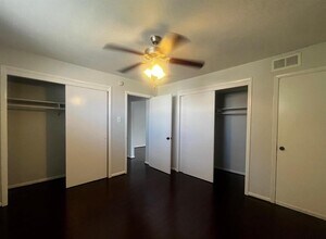 5123 Del Monte Dr in Houston, TX - Building Photo - Building Photo