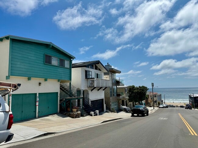 212 Marine Ave, Unit C - 21st Place