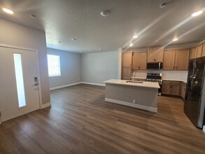 4824 River Roads Dr in Timnath, CO - Building Photo - Building Photo