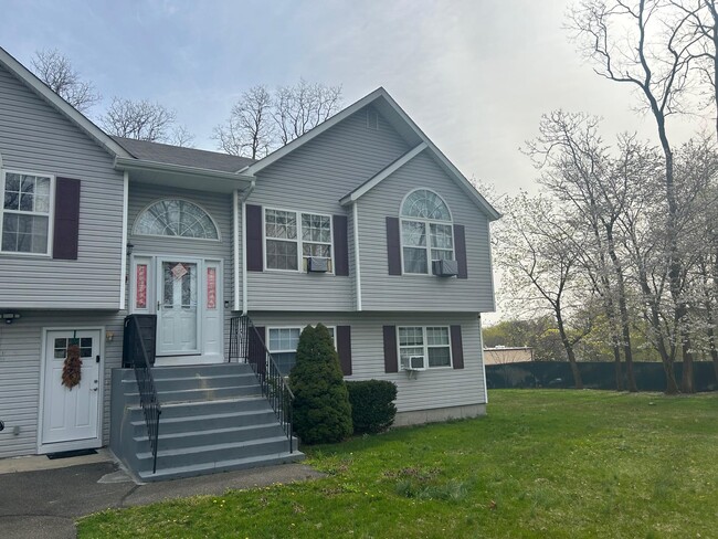 property at 1 Woodmere Pl