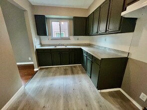 8277 Toepfer Rd in Warren, MI - Building Photo - Building Photo