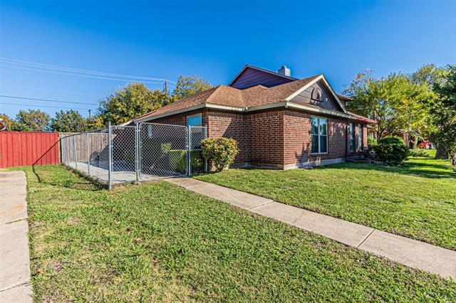 2124 Prairie Creek Trail in Garland, TX - Building Photo - Building Photo