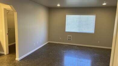 8716 Golden Given Rd E in Tacoma, WA - Building Photo - Building Photo