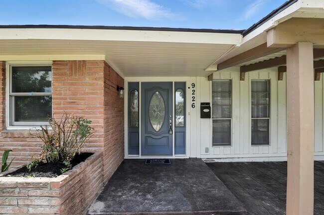 9226 Kapri Ln in Houston, TX - Building Photo - Building Photo