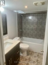 20 Wynview St in Brampton, ON - Building Photo - Building Photo