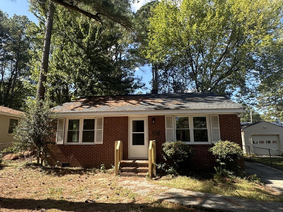 902 Meadow St S in Wilson, NC - Foto de edificio