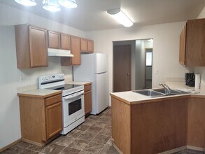 597 Eastmont Ave in East Wenatchee, WA - Building Photo - Building Photo