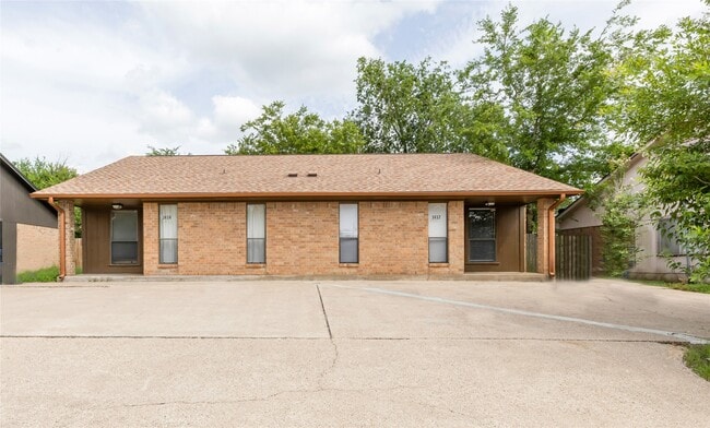 property at 1412 Gramma Ct