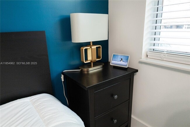 224 Meridian Ave in Miami Beach, FL - Building Photo - Building Photo