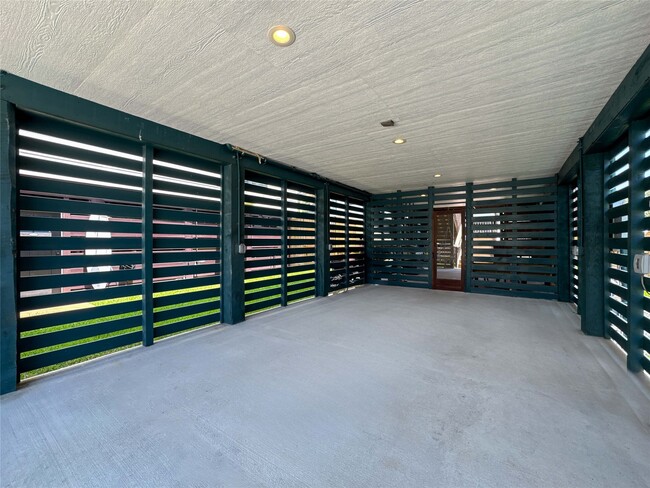 property at 1208 32nd St