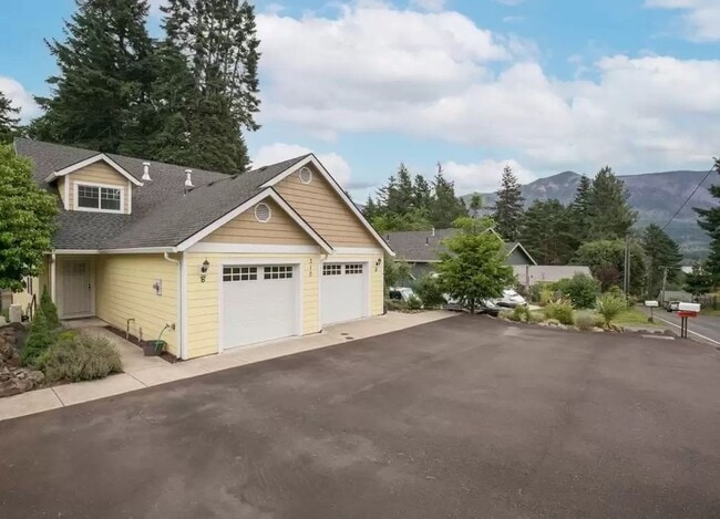 310 NE Frank Johns Rd in Stevenson, WA - Building Photo - Building Photo