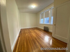 1820 Commonwealth Ave in Boston, MA - Building Photo - Building Photo
