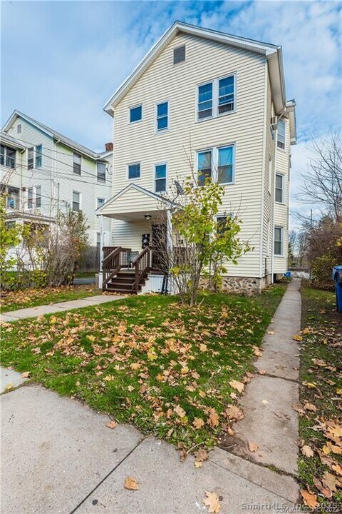 1403 Corbin Ave in New Britain, CT - Building Photo