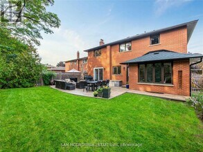 2212 Florian Rd in Mississauga, ON - Building Photo - Building Photo